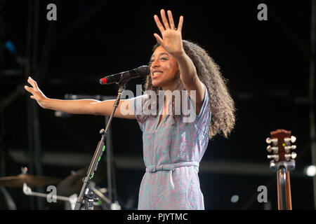 Corinne Bailey Rae esibirsi sul palco principale al OnBlackheath Music Festival, Lewisham, Londra Foto Stock