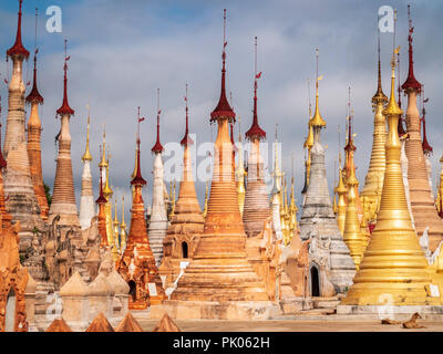 Shwe Inn Dain Pagoda, Lago Inle, Myanmar Foto Stock