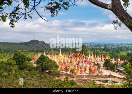 Shwe Inn Dain Pagoda, Lago Inle, Myanmar Foto Stock