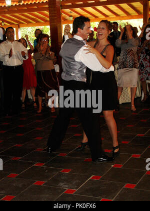 Giovane ballare il tango, São Paulo, Brasile Foto Stock