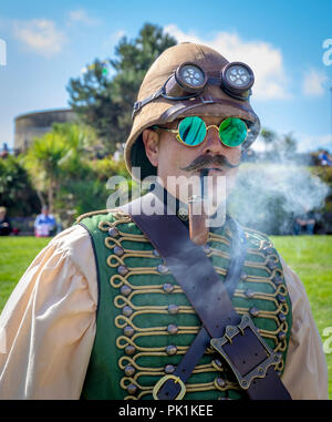 Eastbourne, East Sussex, Regno Unito. 8 e 9 settembre 2018. La Eastbourne SteamPunk Festival. Costumi fantasy e divertimento Foto Stock