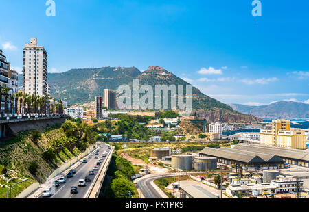 Viale Lungomare in Oran, una delle principali città algerine Foto Stock