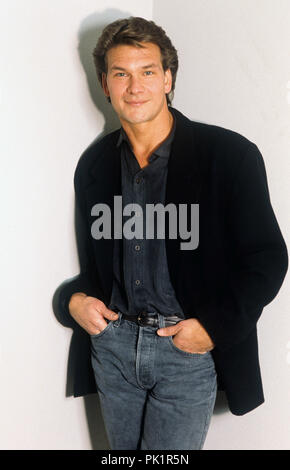 Patrick Swayze nel febbraio 1989 a Los Angeles. | Utilizzo di tutto il mondo Foto Stock