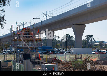 Agosto 2018 Kellyville (Sydney) NSW, la costruzione della Metropolitana di Sydney Nord-ovest linea ferroviaria è attualmente sul bilancio e di anticipo rispetto alla pianificazione Foto Stock