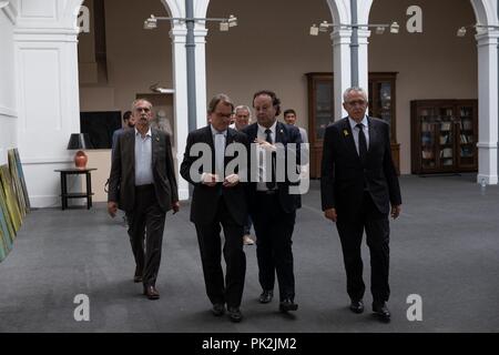 Perpignan, Catalogna Nord, Francia. Decimo Sep, 2018. Artur Mas, Josep Puigvert e Jean-Marc Pujol sono visto arrivare al giorno della Catalogna a Perpignan. Artur Mas, 129presidente della Generalitat de Catalunya assiste l'evento istituzionale della Giornata della Catalogna a Perpignano accompagnato da Jean-Marc Pujol, sindaco della città e Josep Puigvert direttore della casa della Generalitat di Perpignan. Credito: Paco Freire SOPA/images/ZUMA filo/Alamy Live News Foto Stock