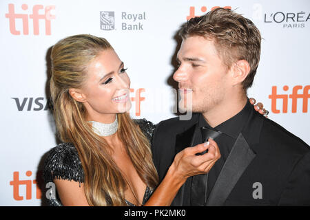 Toronto, Ontario, Canada. Decimo Sep, 2018. PARIS HILTON e CHRIS ZYLKA partecipare a "La morte e la vita di John F. Donovan' premiere durante il 2018 Toronto International Film Festival alla Winter Garden Theatre il 10 settembre 2018 a Toronto in Canada Credit: Igor Vidyashev/ZUMA filo/Alamy Live News Foto Stock