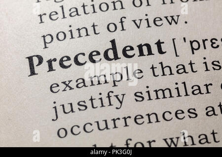 Fake Dizionario, definizione del dizionario della parola precedente. comprendente i principali parole descrittive. Foto Stock