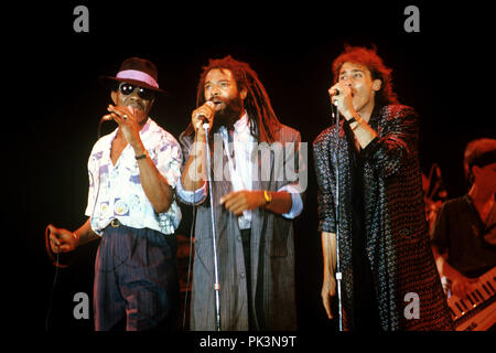 Bad Boys blu (l-r): Andrew Freddie Thomas, Trevor Oliver Taylor, John Edward McInerney su 09.09.1986 a Izmir. | Utilizzo di tutto il mondo Foto Stock