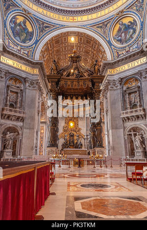 La Basilica di San Pietro adiacente al Vaticano, Roma Foto Stock