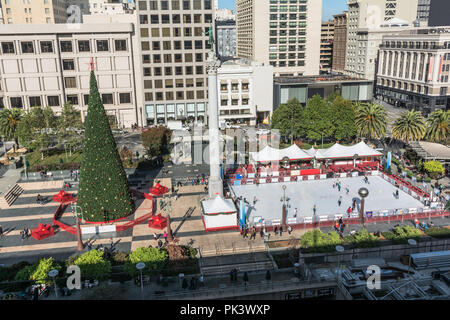 San Francisco, California, Stati Uniti d'America - 1 Dicembre 2017 : Vista di Union Square a tempo di Natale Foto Stock