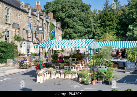 Fairford farmers market. Fairford, Gloucestershire, Inghilterra Foto Stock