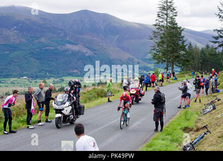 Fase 6 tour della Gran Bretagna l'7 settembre 2018, prima ascesa di Whinlatter Pass, Cumbria. Matt Holmes di Madison genesi nel perseguimento di 4 uomo breakaway.avanti. Foto Stock