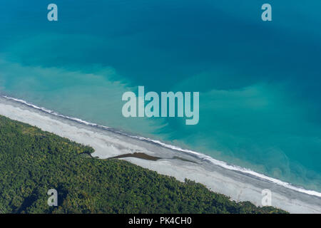 Blu Oceano viste dal volo panoramico - Costa di Tasmania Nuova Zelanda West Coast Foto Stock