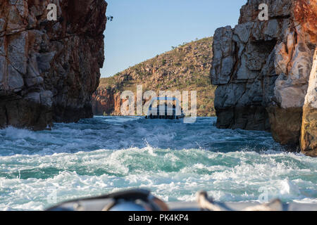 Western Australia Kimberley Costa, Talbot Bay. L'ORIZZONTALE cade aka Horries viene creato da un break tra le gamme McLarty. Il ph naturale Foto Stock