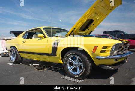 CONCORD, NC (USA) - 7 Settembre 2018: UN 1970 Ford Mustang Boss 302 sul display al Pennzoil AutoFair Classic Car Show a Charlotte Motor Speedway. Foto Stock