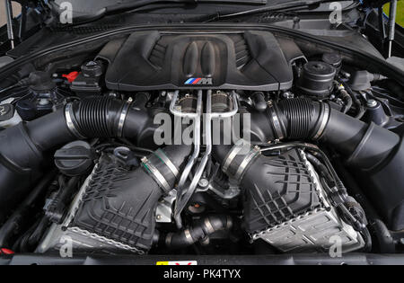 2012 BMW M5 F10 forma di sesta generazione tedesco super berlina Foto Stock