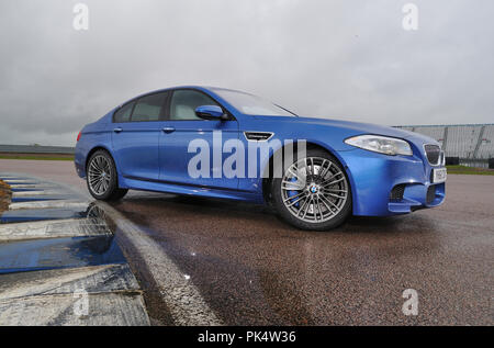 2012 BMW M5 F10 forma di sesta generazione tedesco super berlina Foto Stock