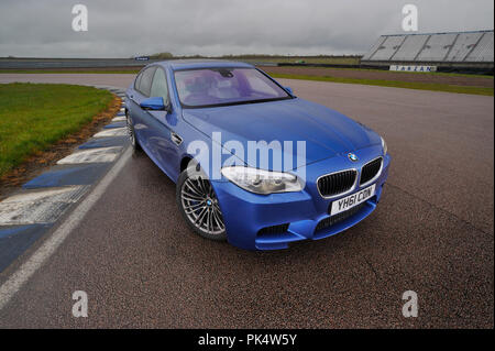 2012 BMW M5 F10 forma di sesta generazione tedesco super berlina Foto Stock