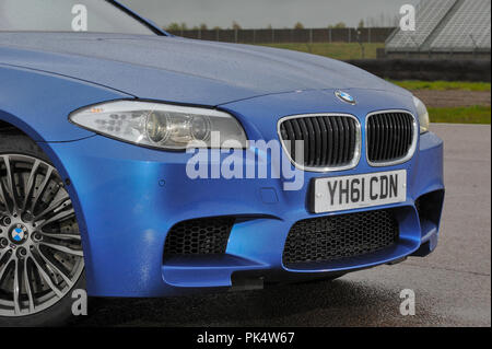 2012 BMW M5 F10 forma di sesta generazione tedesco super berlina Foto Stock