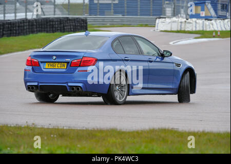 2012 BMW M5 F10 forma di sesta generazione tedesco super berlina Foto Stock