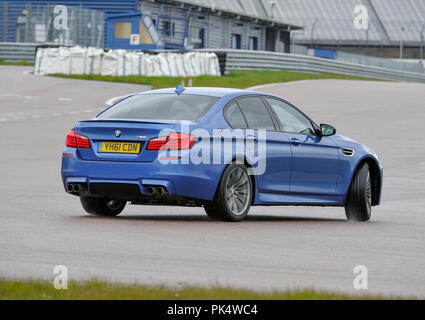2012 BMW M5 F10 forma di sesta generazione tedesco super berlina Foto Stock