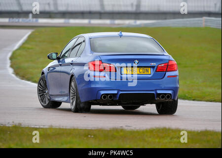 2012 BMW M5 F10 forma di sesta generazione tedesco super berlina Foto Stock