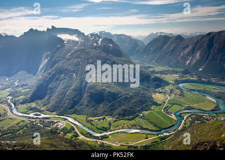 Valle Romsdalen e Rauma River Foto Stock