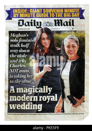 Pagina anteriore del Daily Mail con il titolo un moderno magicamente Royal Wedding, circa il matrimonio del principe Harry e Meghan Markle Foto Stock