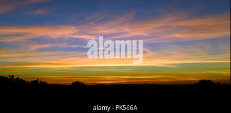 Tramonto da Danebury Hillfort in Hampshire, Inghilterra Foto Stock