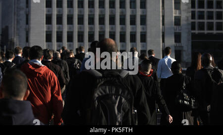 Grande folla di pedoni non identificabili in London 23 Foto Stock