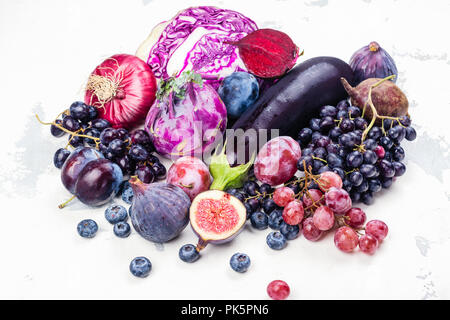 Selezione di cibi viola Foto Stock