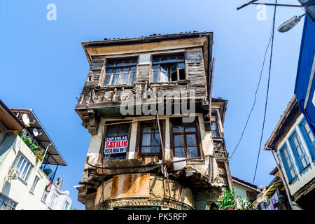 BURSA, TURCHIA - 01 settembre 2018 :: Tirilye è villaggio storico in Mudanya, Bursa. Foto Stock