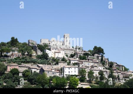 Vista del villaggio di Lacoste in Provenza, Luberon, Francia Foto Stock