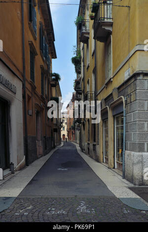 Le strade del centro storico di Verona Italia Foto Stock