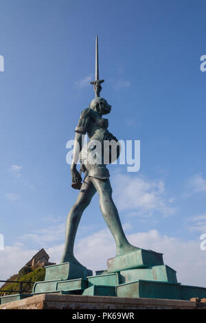Statua di Verity di Damien Hirst, porto di Ifracombe, North Devon, Inghilterra, Regno Unito Foto Stock