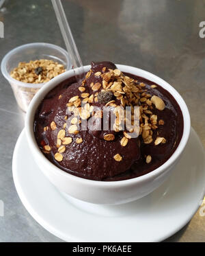 Acai nel recipiente. Foto Stock