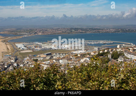 Una vista del porto di Portland dall'isola di Portland Dorset England Regno Unito GB Foto Stock