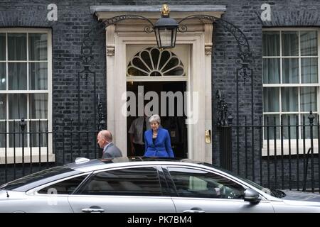 Londra 11 Settembre 2018: il primo ministro Theresa Maggio lascia 10 di Downing Street. Credito : Claire Doherty/Alamy Live News Foto Stock