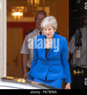 Londra 11 Settembre 2018,Theresa Maggio MP PC, Primo Ministro, , lascia riunione del gabinetto a 10 Downing Street, Londra Credit Ian Davidson/Alamy Live News Foto Stock