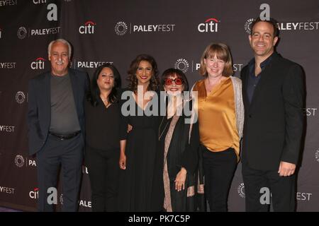 Beverly Hills, CA. Decimo Sep, 2018. Brian George, Aseem Batra, Madhur Jaffrey, Sarayu blu, Julie Anne Robinson, Paul Adelstein presso gli arrivi per la XII PaleyFest annuale Fall anteprime TV - NBC, Paley Centre for Media, Beverly Hills, CA, 10 settembre 2018. Credito: Priscilla concedere/Everett raccolta/Alamy Live News Foto Stock