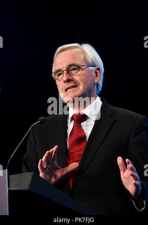 Manchester, Regno Unito. Xi Settembre 2018. L'Rt Hon John McDonnell, Cancelliere ombra risolve il TUC Conferenza annuale a Manchester, impostando le fatiche dei piani per un futuro governo Credito: Della Batchelor/Alamy Live News Foto Stock