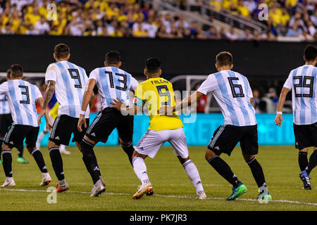 East Rutherford, NJ, Stati Uniti d'America. 11 Settembre, 2018. Capitano colombiano Falcao Garcia (9) è fortemente segnato nella prima metà contro l'Argentina. © Ben Nichols/Alamy Live News. Foto Stock