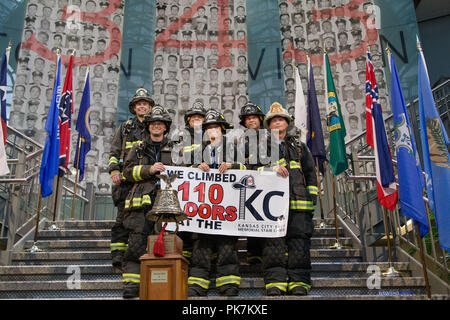 Kansas City, Missouri, Stati Uniti d'America. 9 Sep, 2018. Nella foto sono i vigili del fuoco dal Sud Metro dei Vigili del Fuoco in Kansas City, Missouri. Credito: Serena Hsu/ZUMA filo/Alamy Live News Foto Stock