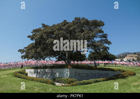 Malibu, California, USA. 11 Settembre, 2018. Malibu, California, USA. 11 Settembre, 2018. L'undicesima edizione del 'ondata di bandiere' a Pepperdine University in Malibu, California. Credito: Sheri Determan/Alamy Live News Foto Stock