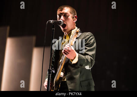 Arctic Monkeys effettuando al London 02 Arena il 9 settembre 2018 Foto Stock