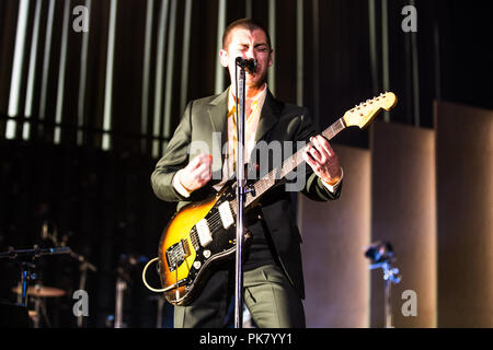 Arctic Monkeys effettuando al London 02 Arena il 9 settembre 2018 Foto Stock