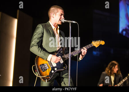 Arctic Monkeys effettuando al London 02 Arena il 9 settembre 2018 Foto Stock