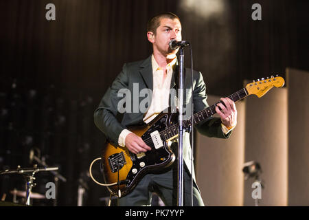 Arctic Monkeys effettuando al London 02 Arena il 9 settembre 2018 Foto Stock