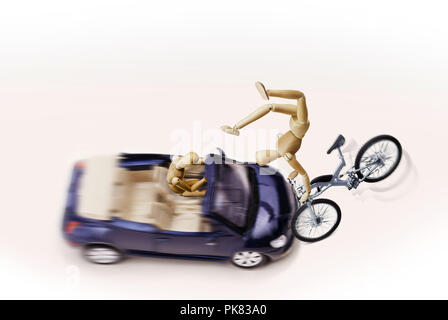 Urto frontale della macchina e bicicletta. Foto Stock