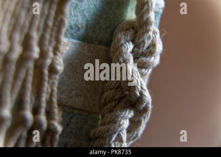 Macro Vintage torace decorativo su un tavolo di legno. Foto Stock